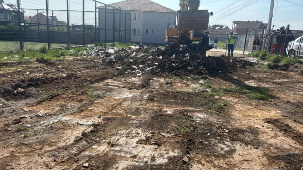 Pastrohet deponia e mbeturinave në fshatin Dubravë