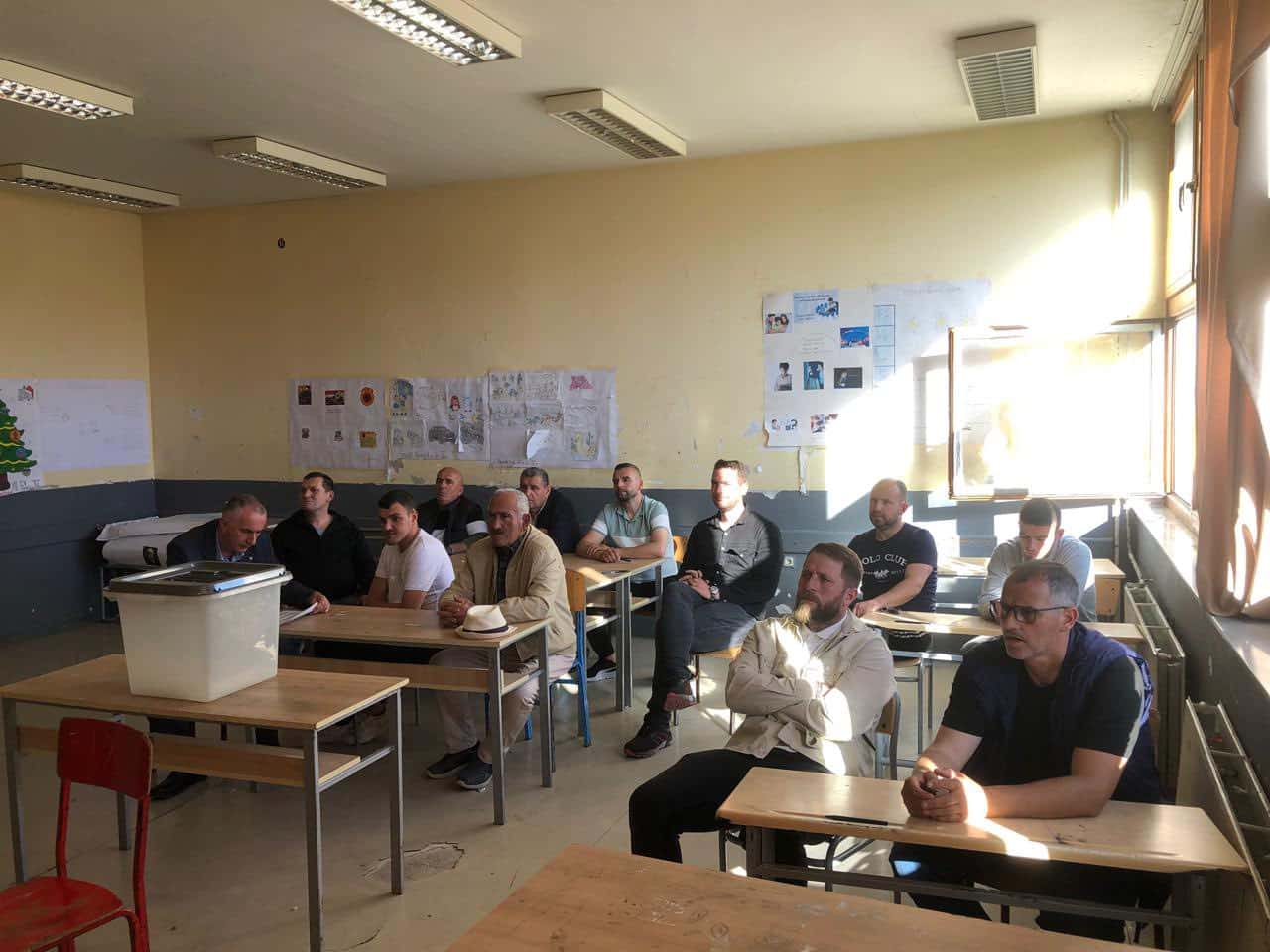 Banorët e fshatit Varosh miratojnë projektin për ndërtimin e fushës sportive në lagjen “Musaj”