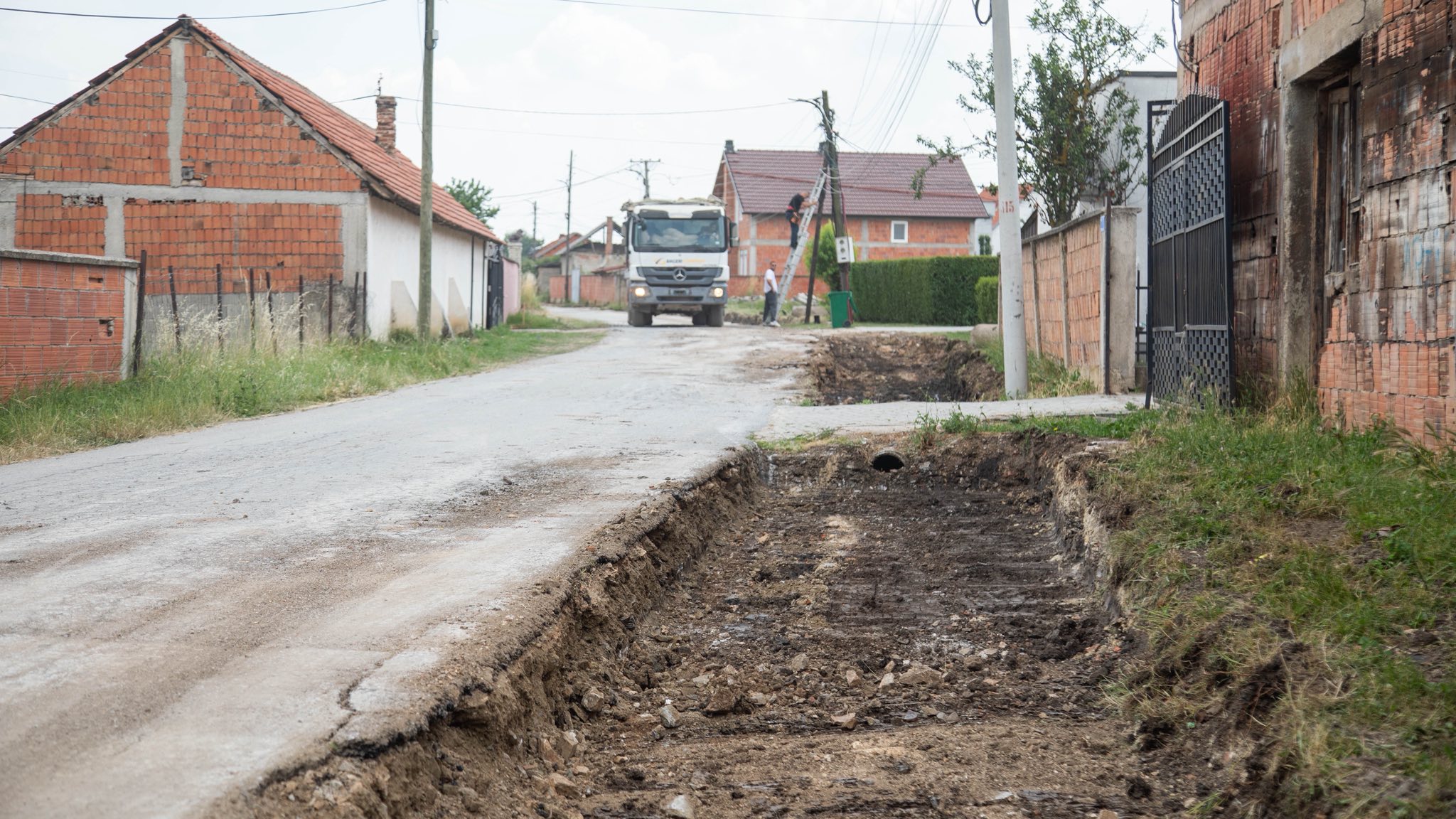 Nisin punimet për rikonstruktimin dhe zgjerimin e rrugës mbi 10 km në Babush i Ri, Prelez, Surqinë, Mirash e Cërnillë
