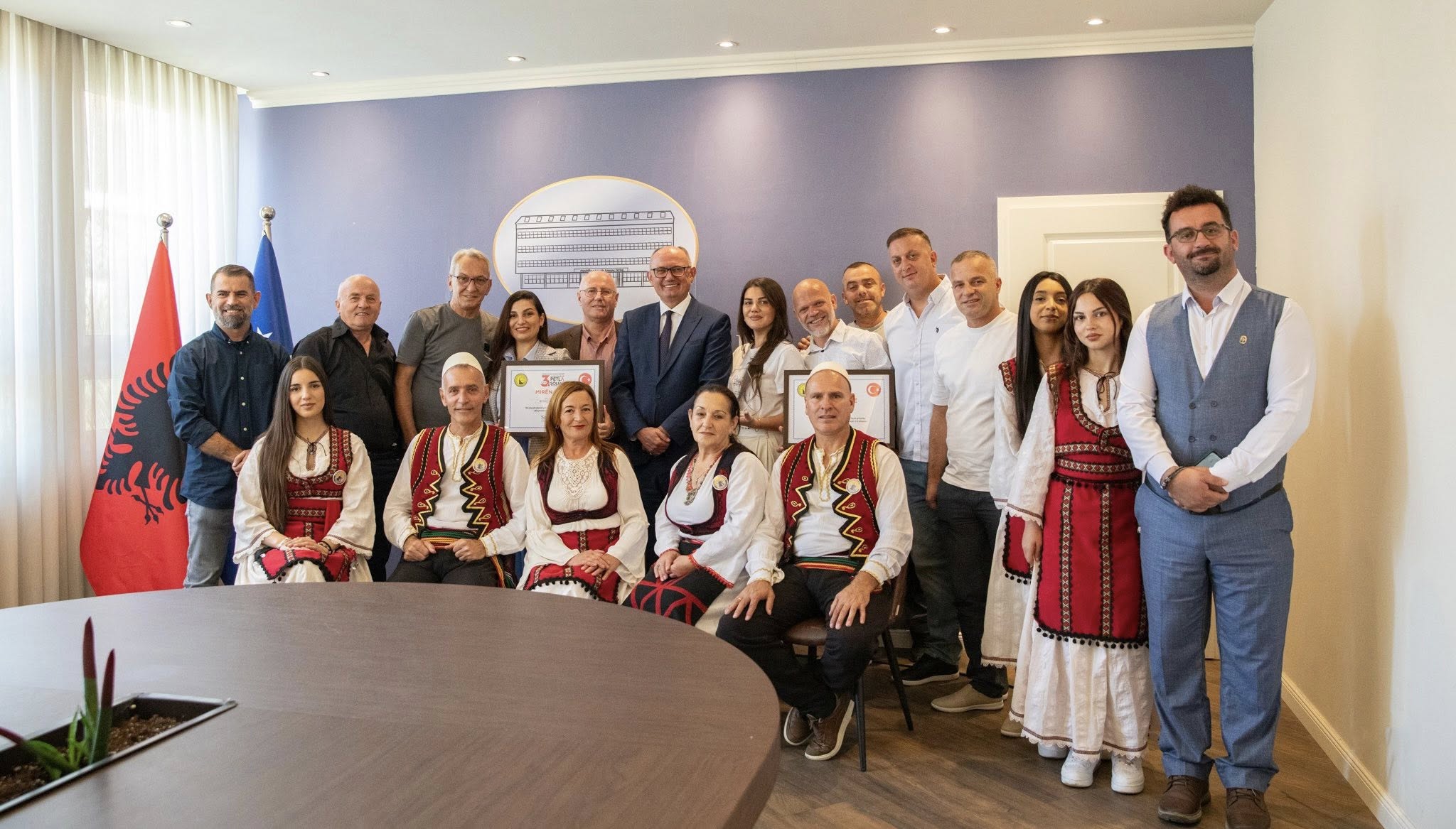 Kryetari Aliu përgëzon Ansamblin “Kastriotët” për suksesin dhe nderimet e fituara në Festivalin Ndërkombëtar në Ankara dhe Bursa