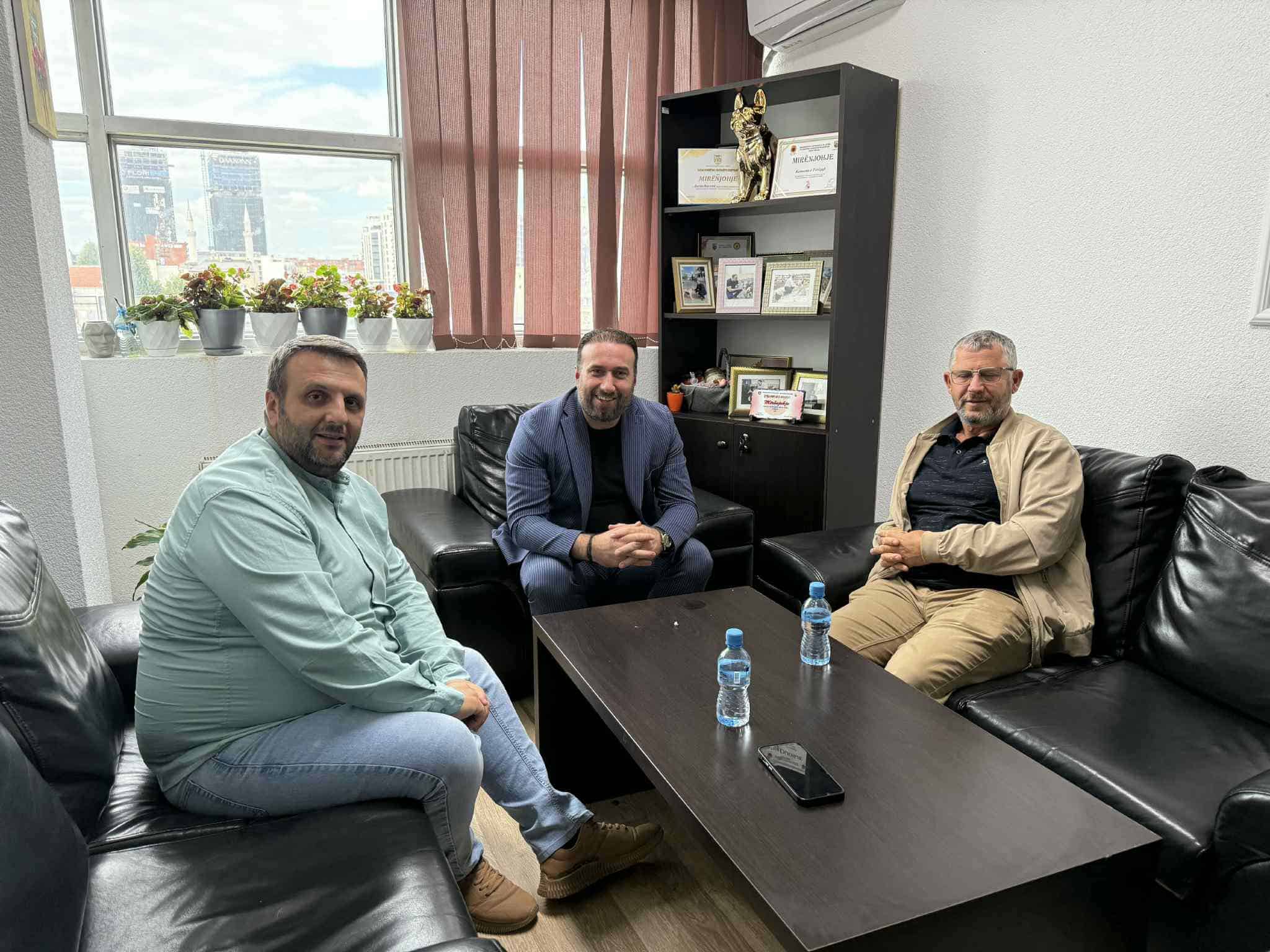 Komuna e Ferizajt subvencionon prodhuesit vendor të vezëve me 0.50€ për kokë pule në vitin 2026