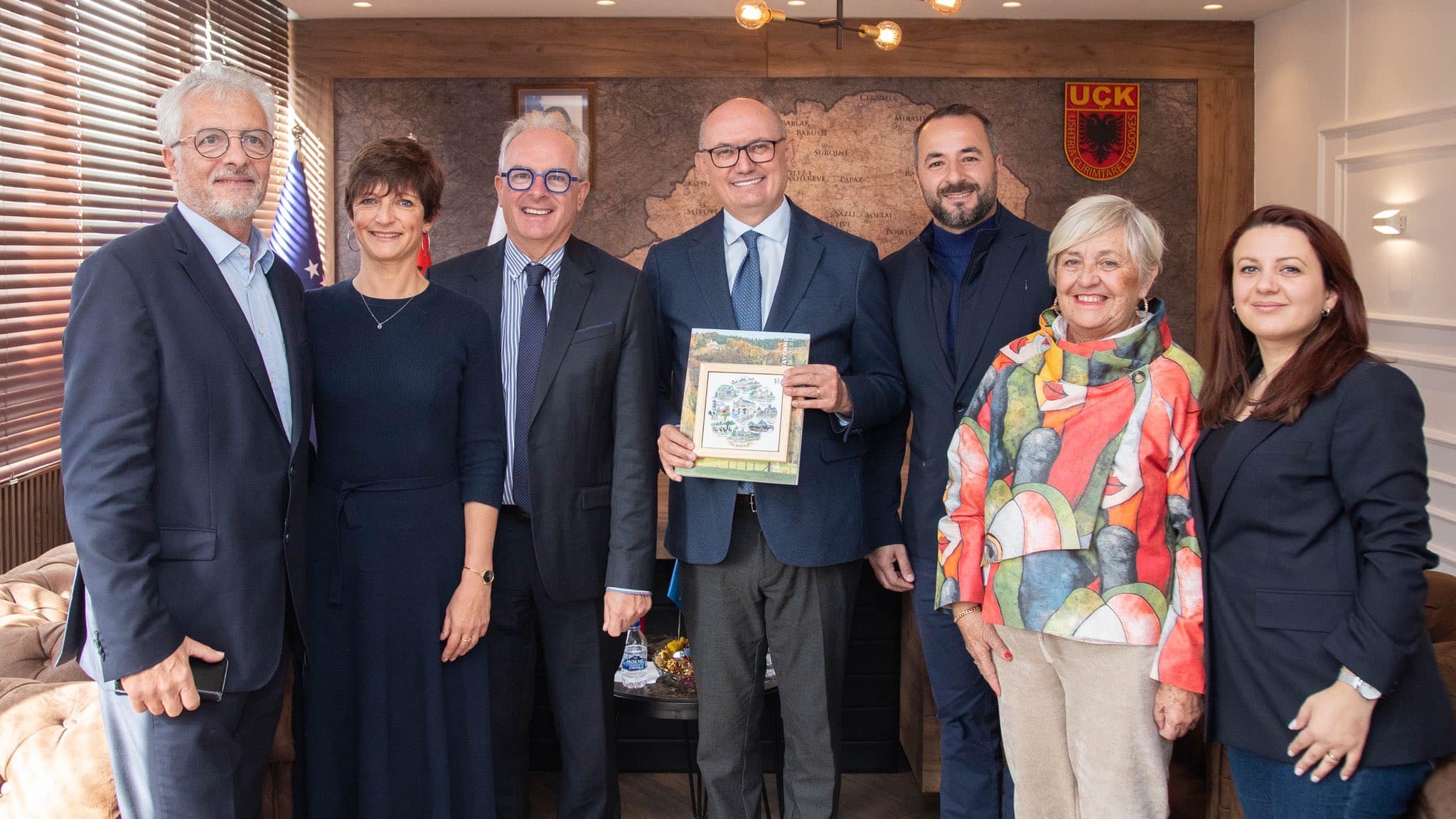 Kryetari Aliu priti ish-kryetarin e Komunës Changé, z. Denis Mouchel, për të diskutuar mundësitë e bashkëpunimit mes dy komunave