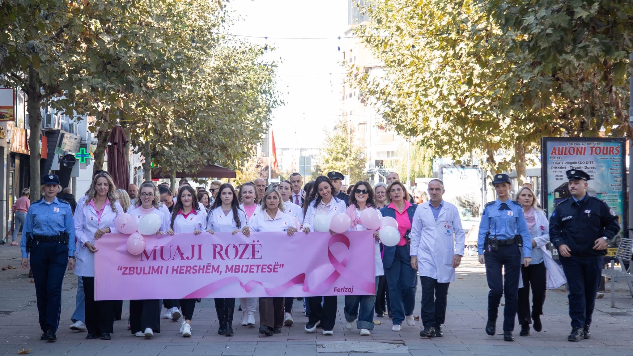 Mbahet marsh sensibilizues për kancerin e gjirit