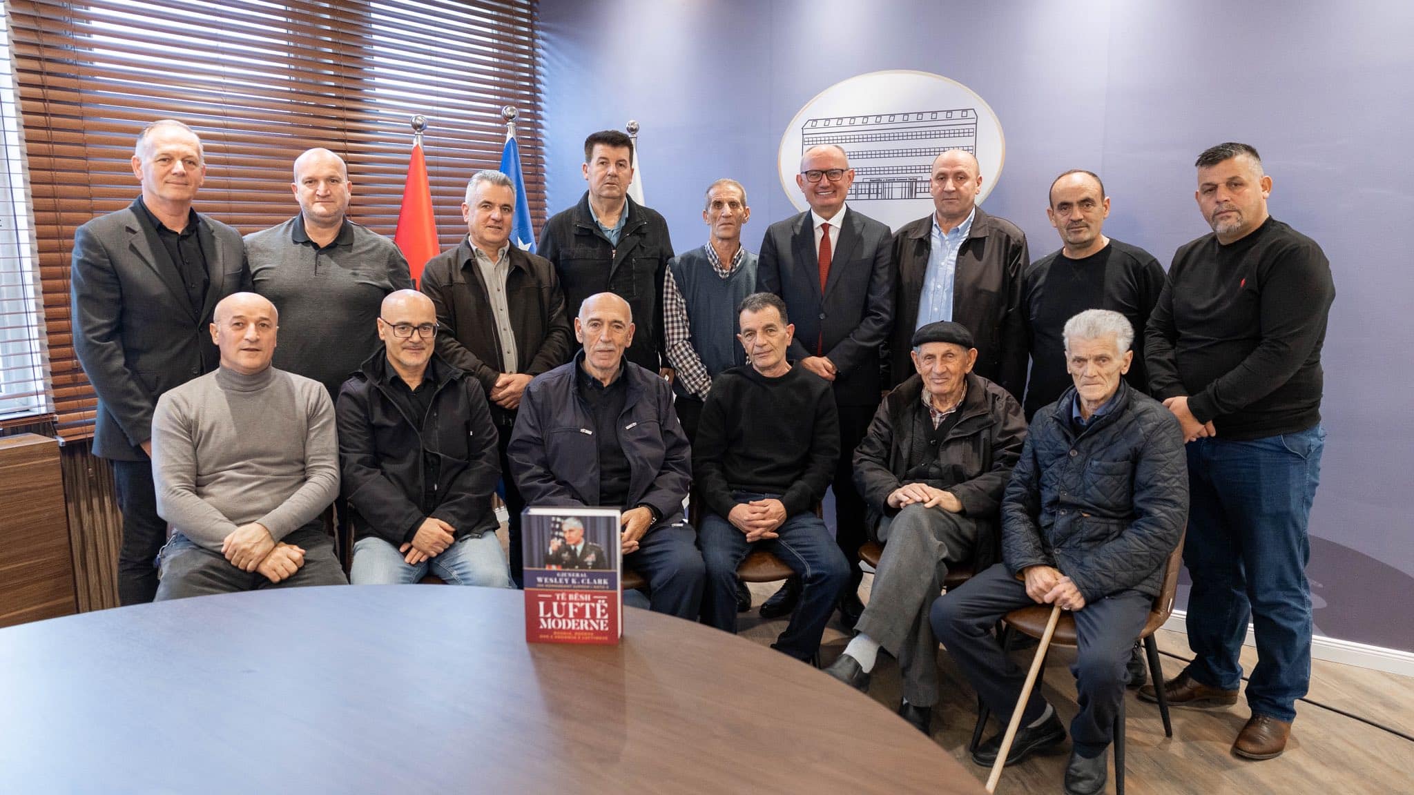 Kryetari Aliu në takim të përzemërt me familjarët e Dëshmorëve, veteranët dhe organizatat e dala nga lufta e UÇK-së