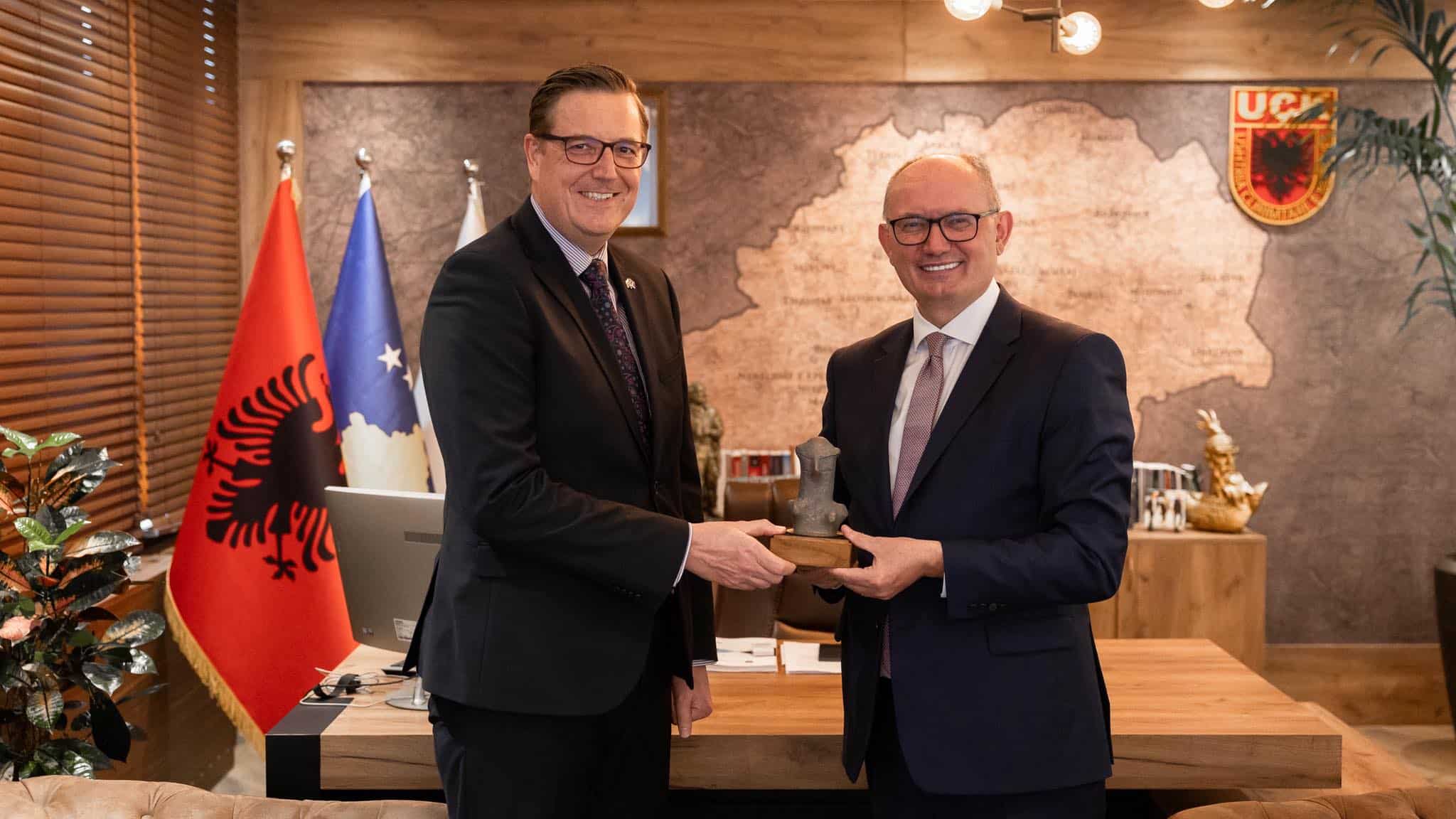 Kryetari Aliu pret Ambasadorin e Sllovenisë në Ferizaj, diskutohet bashkëpunimi ekonomik dhe kulturor